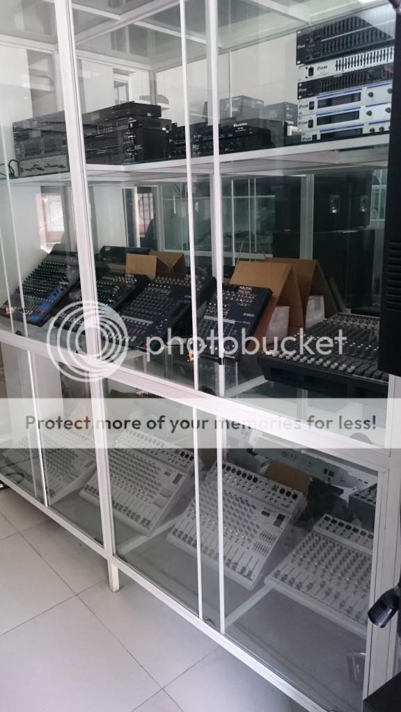 Cho thuê Micro SHURE SM58- Màn chiếu, máy chiếu - Thiết bị âm thanh ánh sáng giá rẽ ! - 2